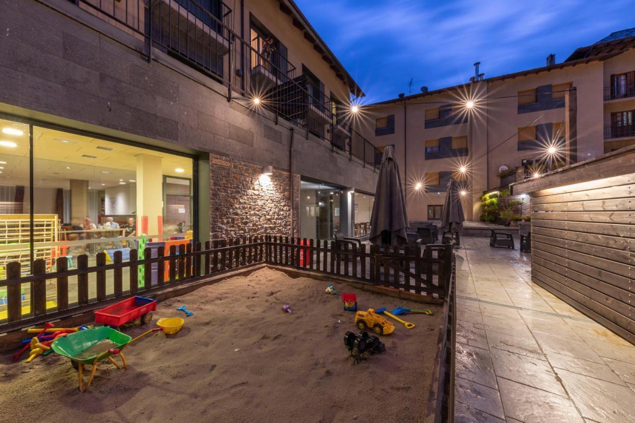 Aparthotel Trainera เอสเตร์รี ดาเนว ภายนอก รูปภาพ