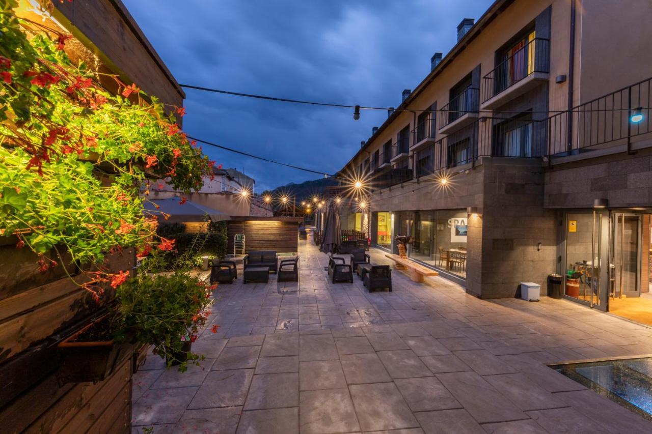 Aparthotel Trainera เอสเตร์รี ดาเนว ภายนอก รูปภาพ