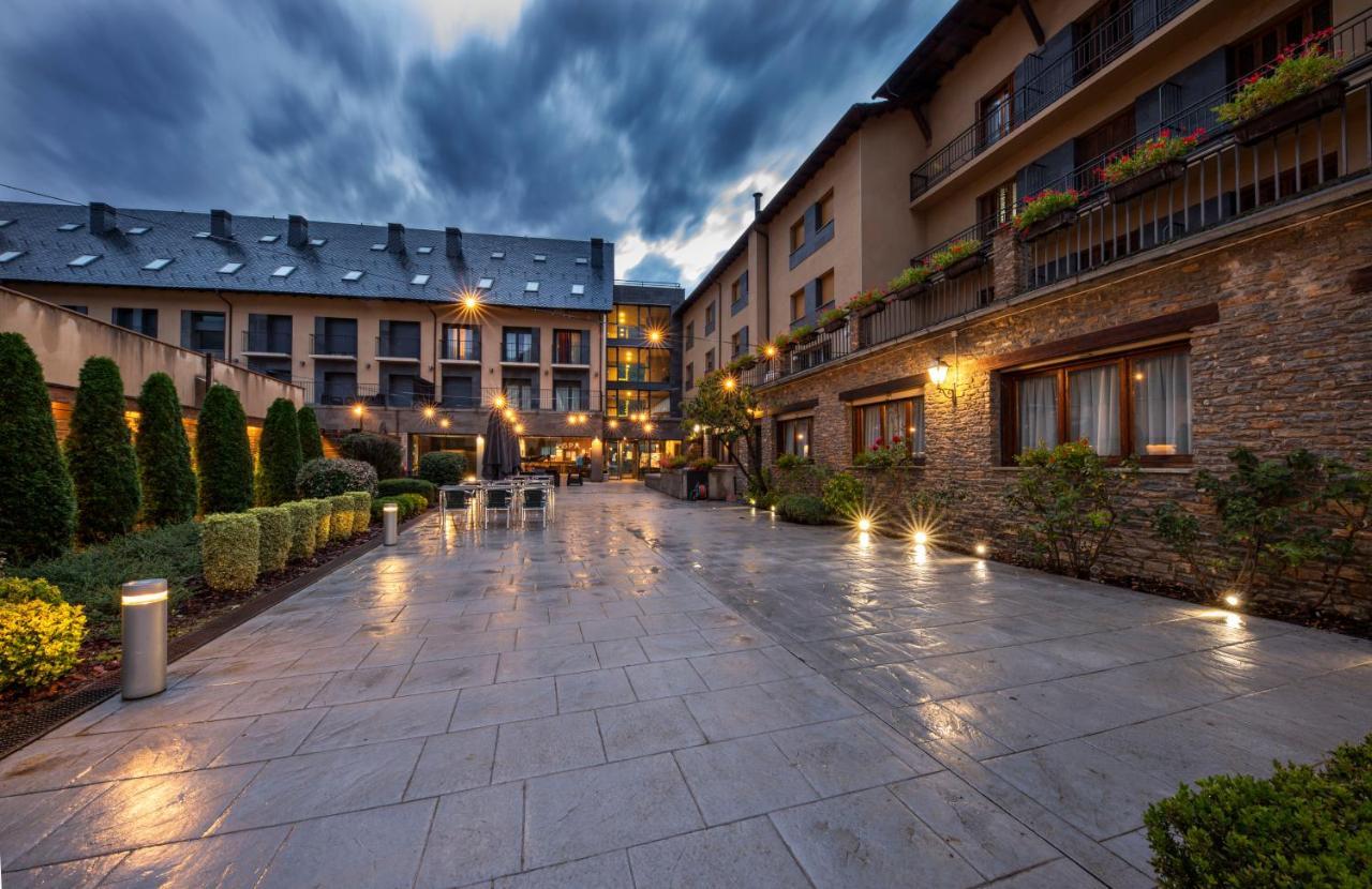 Aparthotel Trainera เอสเตร์รี ดาเนว ภายนอก รูปภาพ