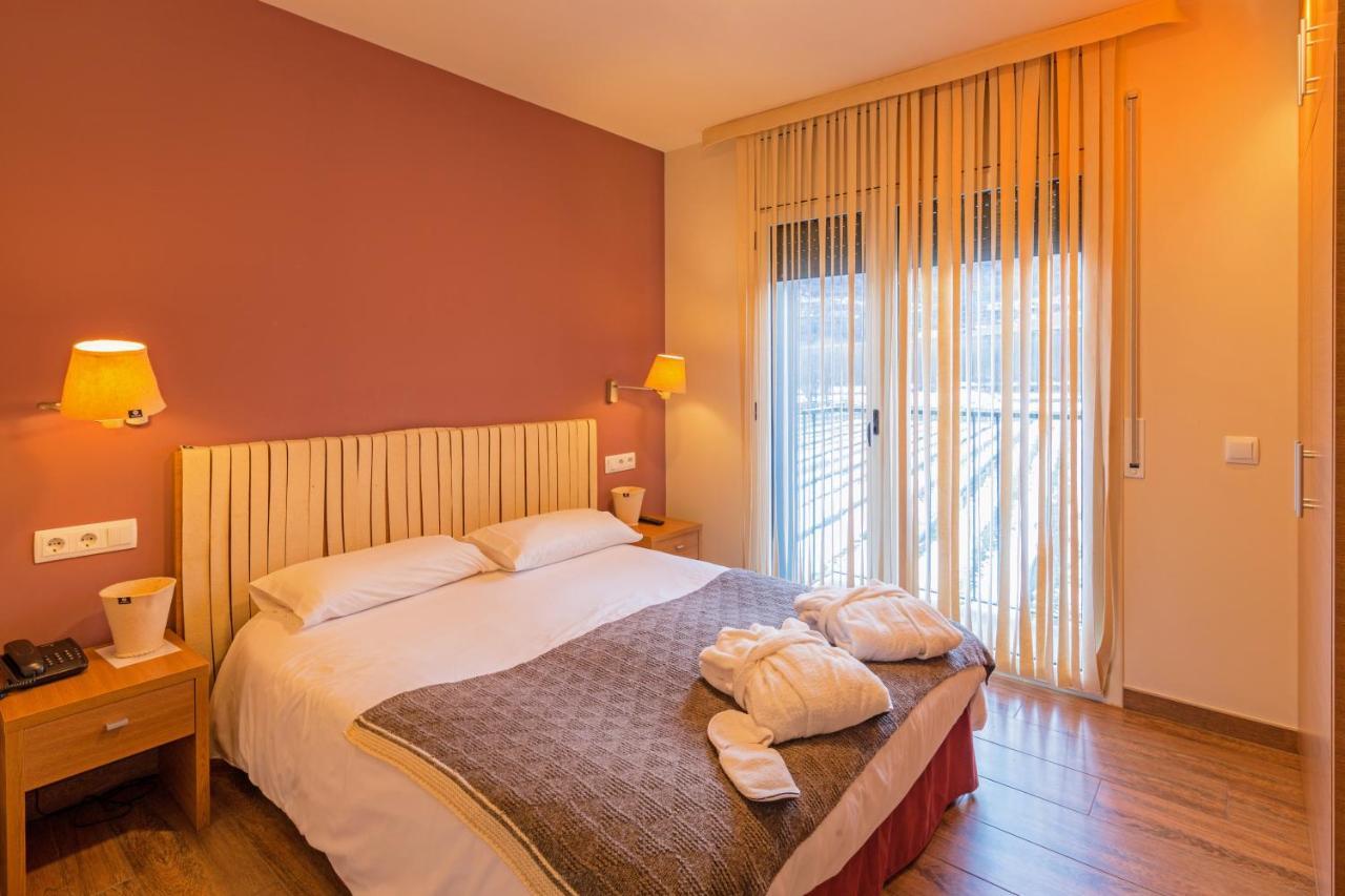 Aparthotel Trainera เอสเตร์รี ดาเนว ภายนอก รูปภาพ