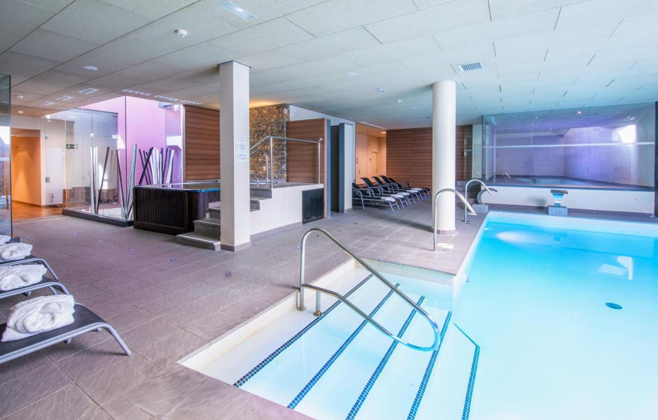 Aparthotel Trainera เอสเตร์รี ดาเนว ภายนอก รูปภาพ